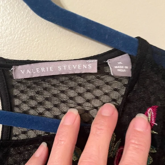 Valerie Stevens shirt 2 - Picture 2 of 3